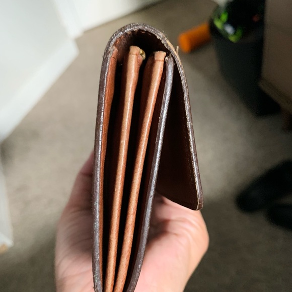 Louis Vuitton - Picture 7 of 7